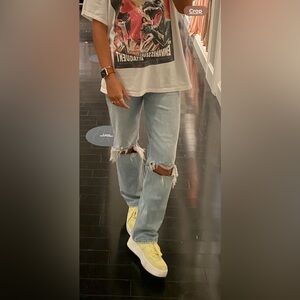 Abercrombie and fitch ultra high rise 90’s straight jean size 28/6 regular